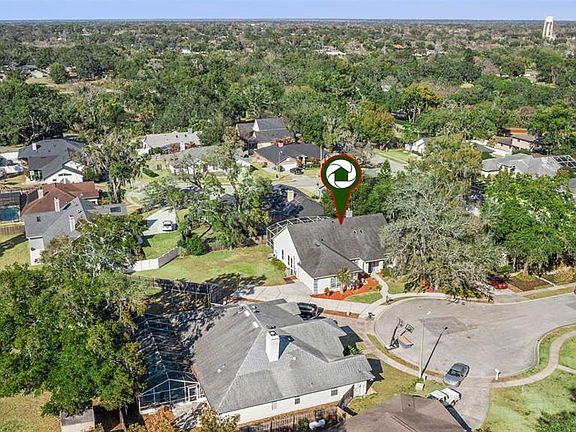 4th image of 160 Academy Oaks Pl