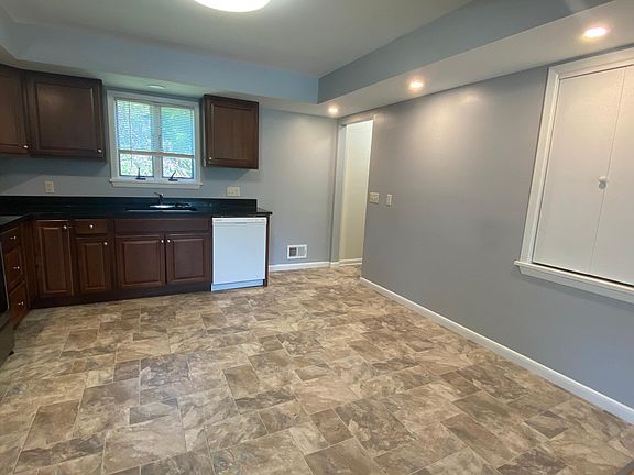 4th image of 20 Michel Dr