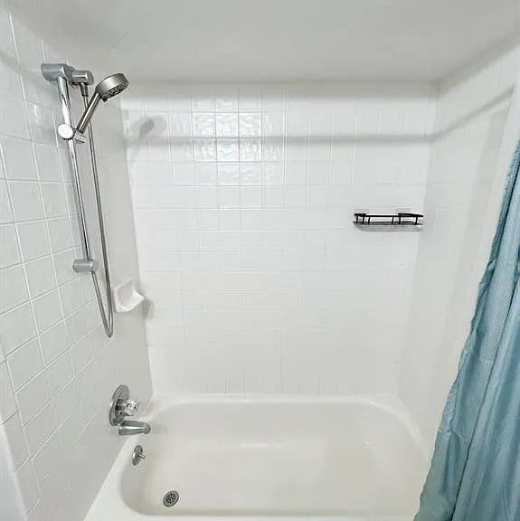 3303 Chester Rd — Photo 24