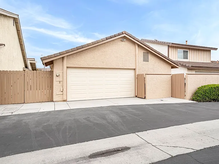 2162 Sweetbriar Rd — Photo 29