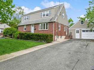 120 Cloverdale Ave, Paramus, NJ 07652