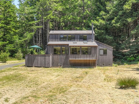 2nd image of 398 Longmeadow Road