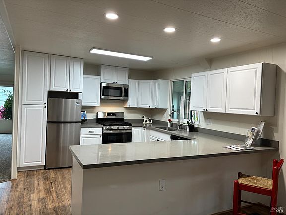 5th image of 90 Estrella Drive