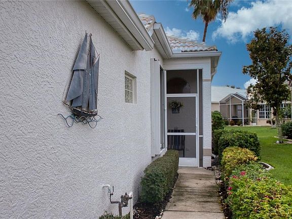 3rd image of 26115 Stillwater Cir