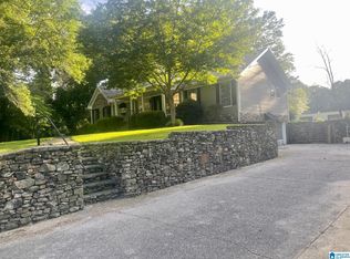 922 Cherokee Rd, Bessemer, AL 35023