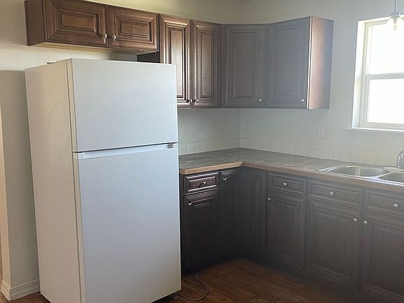 2nd image of 1406 E Adelia Ct