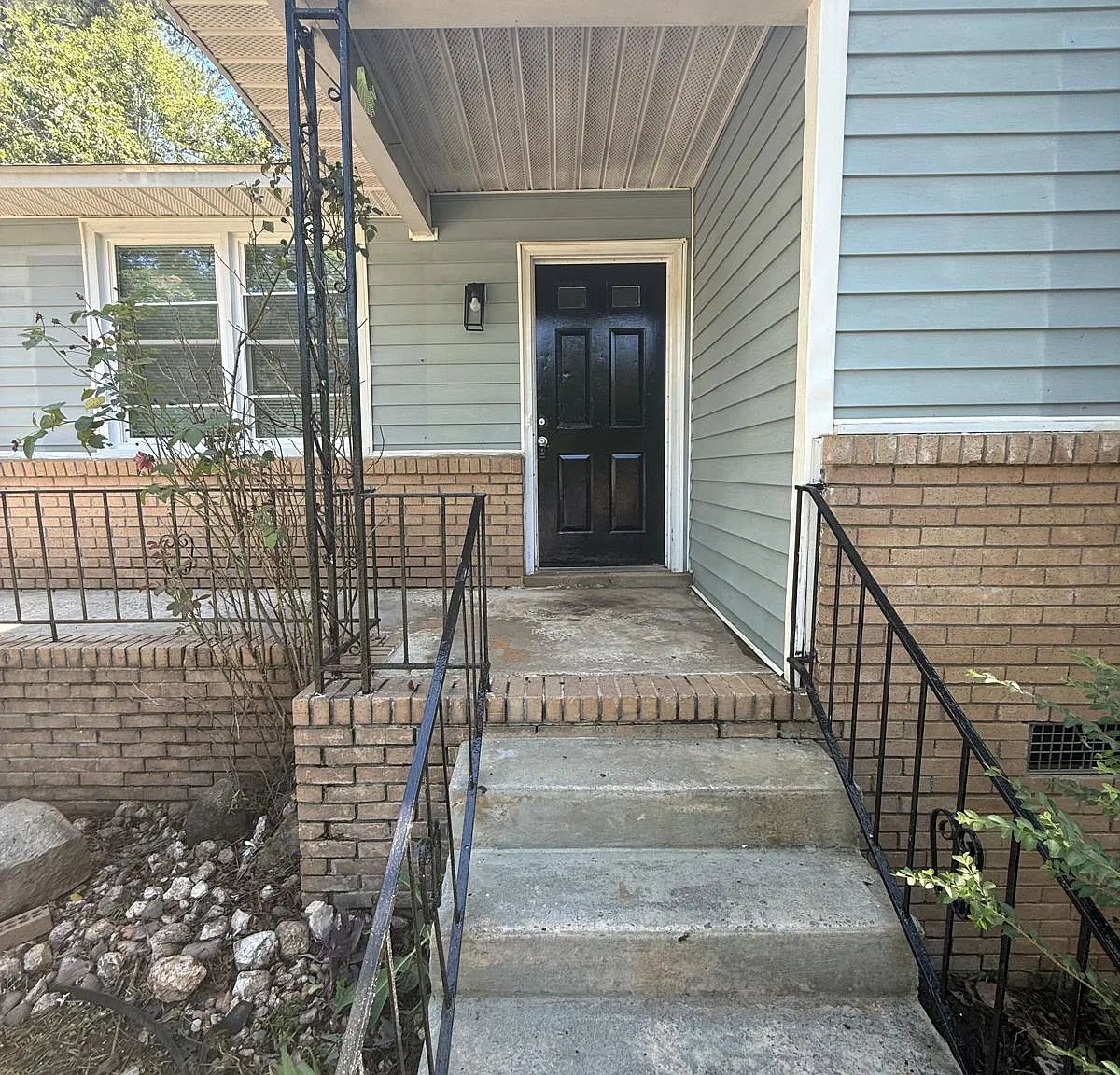 4 bed, 1260 sqft, $1,795 — Photo 2