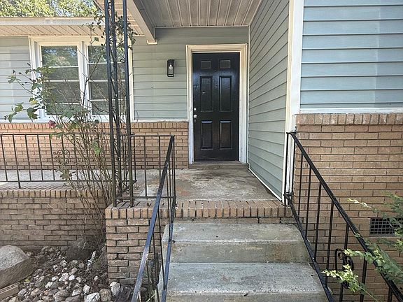 2nd image of 1010 Sandpiper Ln