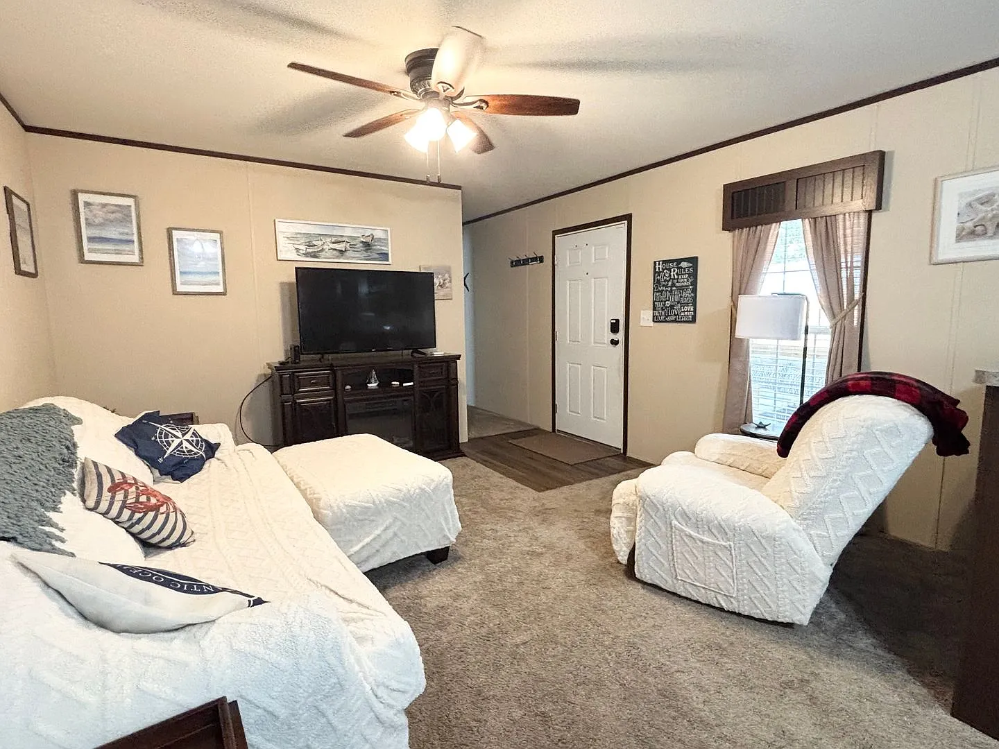 Beautifully Maintained and Updated Fully Furnished Manufactured Home For Rental! — Photo 3