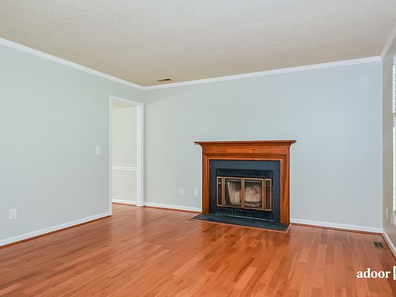 5th image of 200 Saint Regis Ln