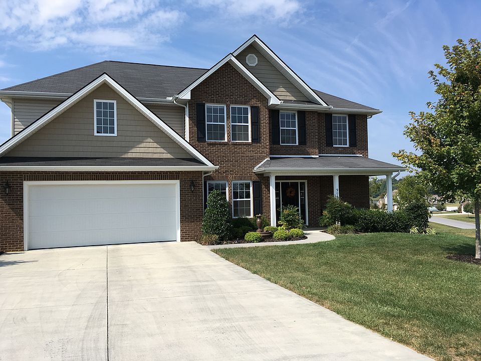1st image of 906 Denvers Ln