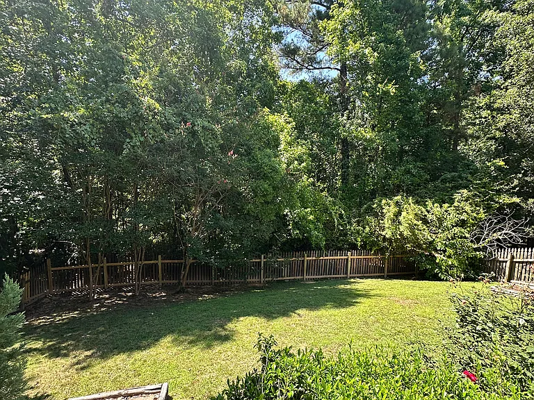 717 Bluffcreek Dr — Photo 18
