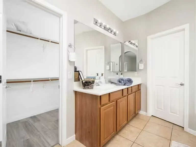 989 E Narrowleaf Ct — Photo 17