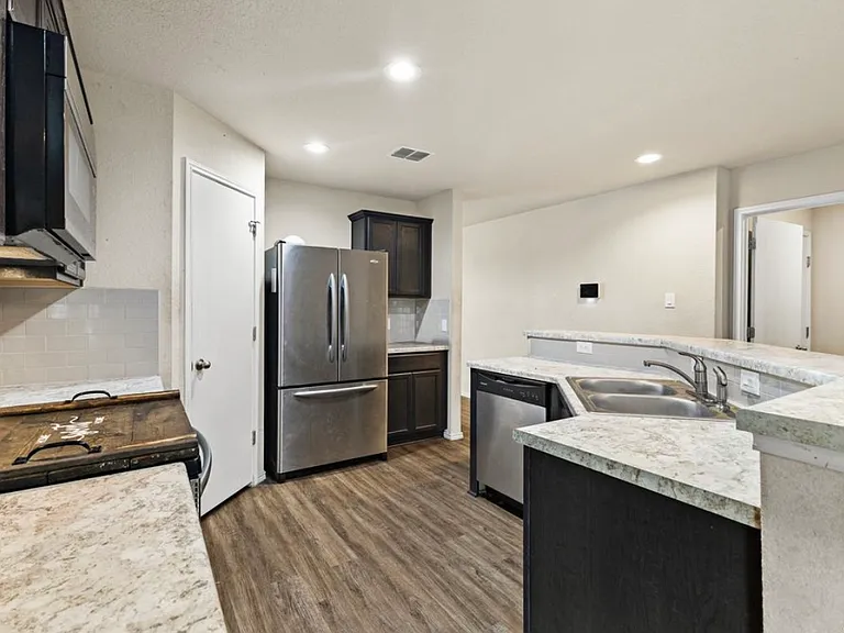 10007 Raspberry Oak — Photo 4