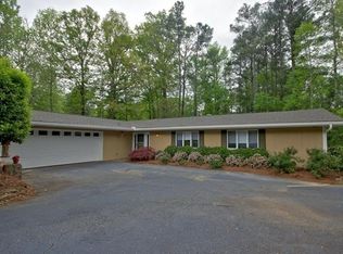 200 Pinegate Rd, Peachtree City, GA 30269