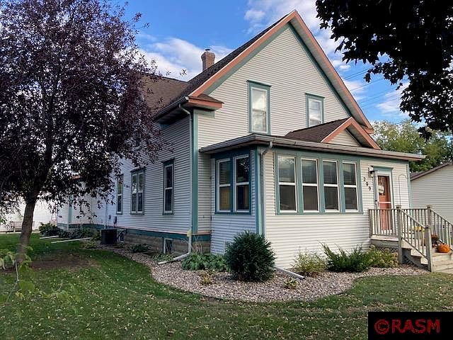 1st image of 209 1st Ave S