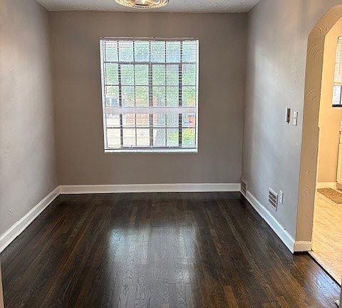 4th image of 1061 S Cassingham Rd
