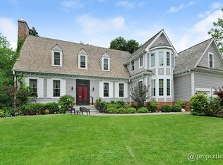 485 Ravine Dr, Highland Park, IL 60035