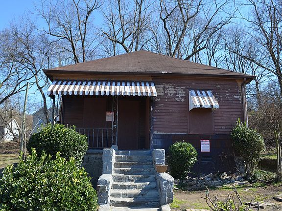 2nd image of 904 Arlington Ave