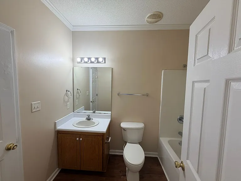 507 Roberts St #B — Photo 9