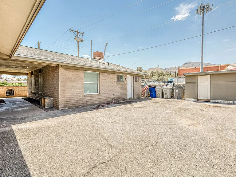 4555 Sun Valley Dr — Photo 37