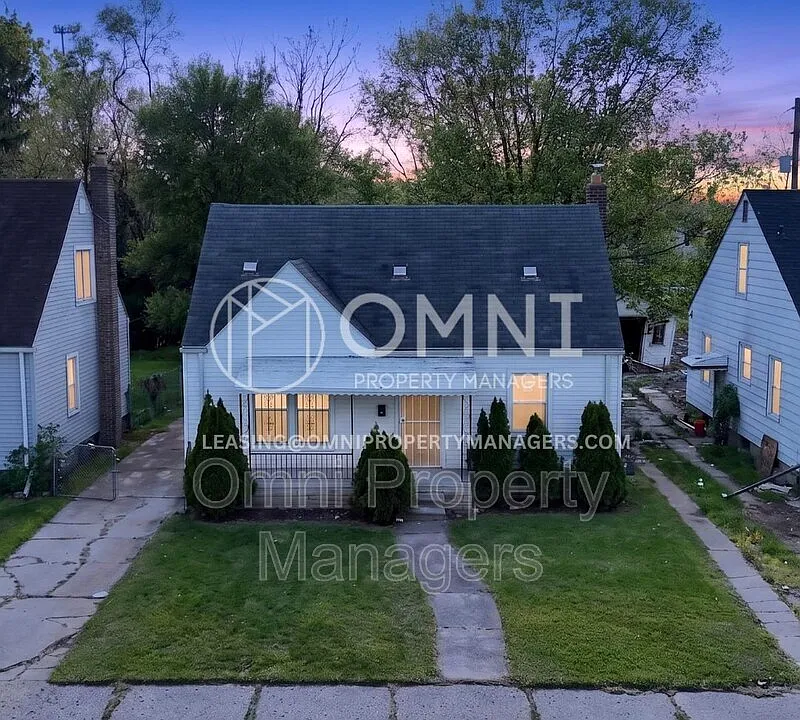 20553 Hamburg St