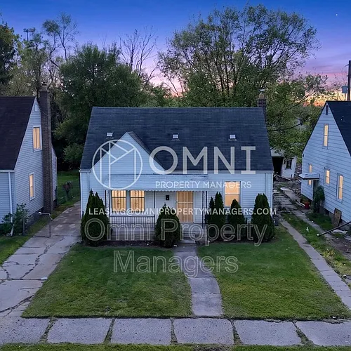 20553 Hamburg St Photo 1