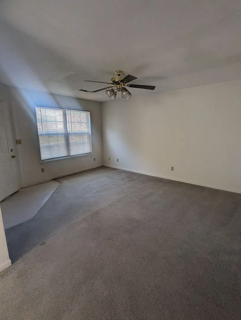 410 Center Ave. — Photo 4