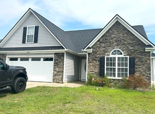 192 Fairfield Cir, Raeford, NC 28376