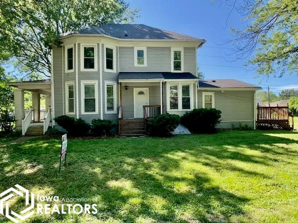 207 E Briggs Ave, Fairfield, IA 52556