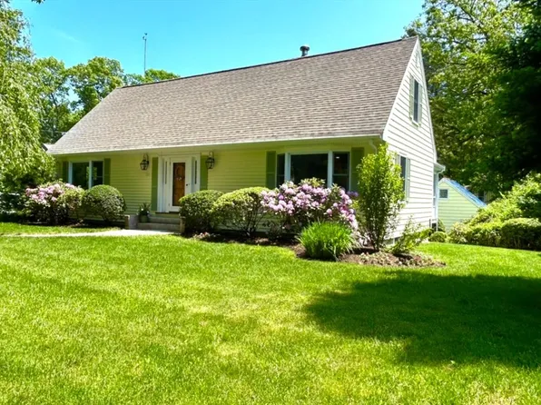 588 Peakham Rd, Sudbury, MA 01776