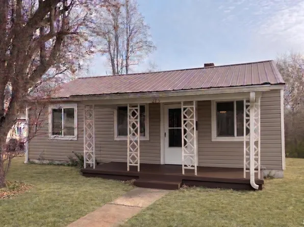 215 Chalmers St, South Boston, VA 24592