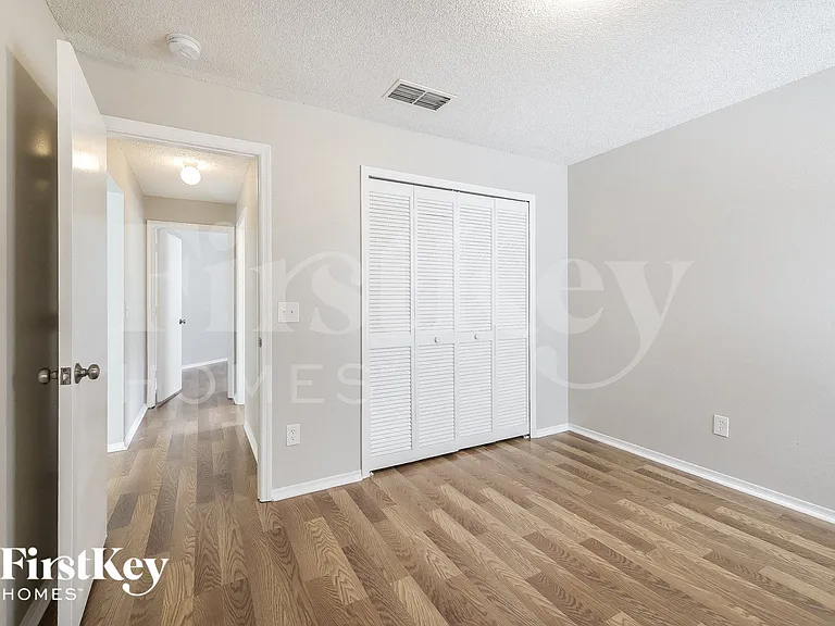 2639 Chatham Cir — Photo 11