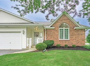 5200B Magnolia Dr, Lockport, NY 14094