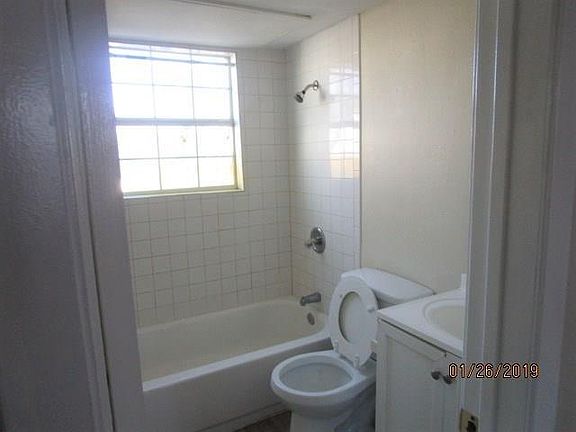 3rd image of 1809 We Roberts St APT 1
