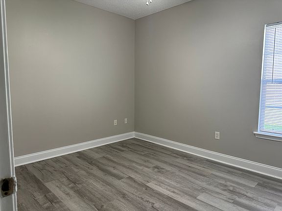 4th image of 402 Club Villa Ct #1