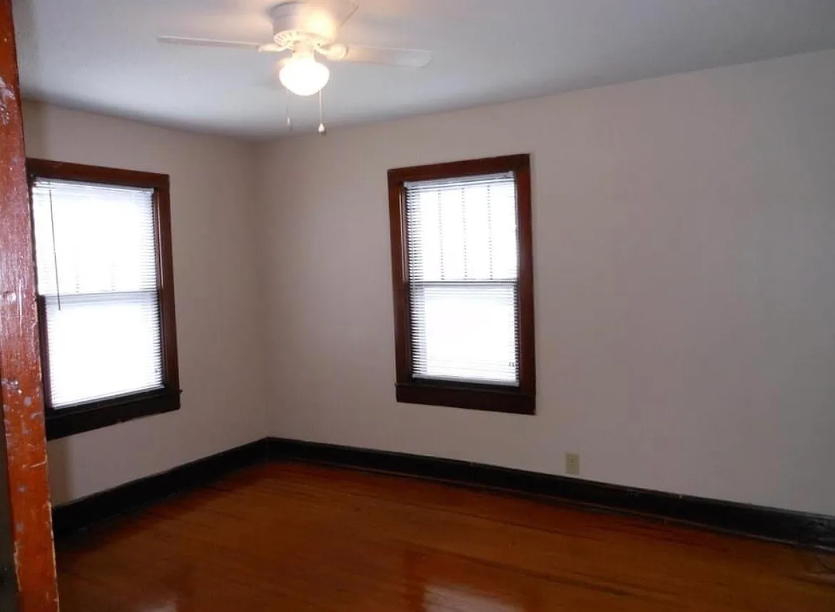 2 bed, 900 sqft, $925 — Photo 4