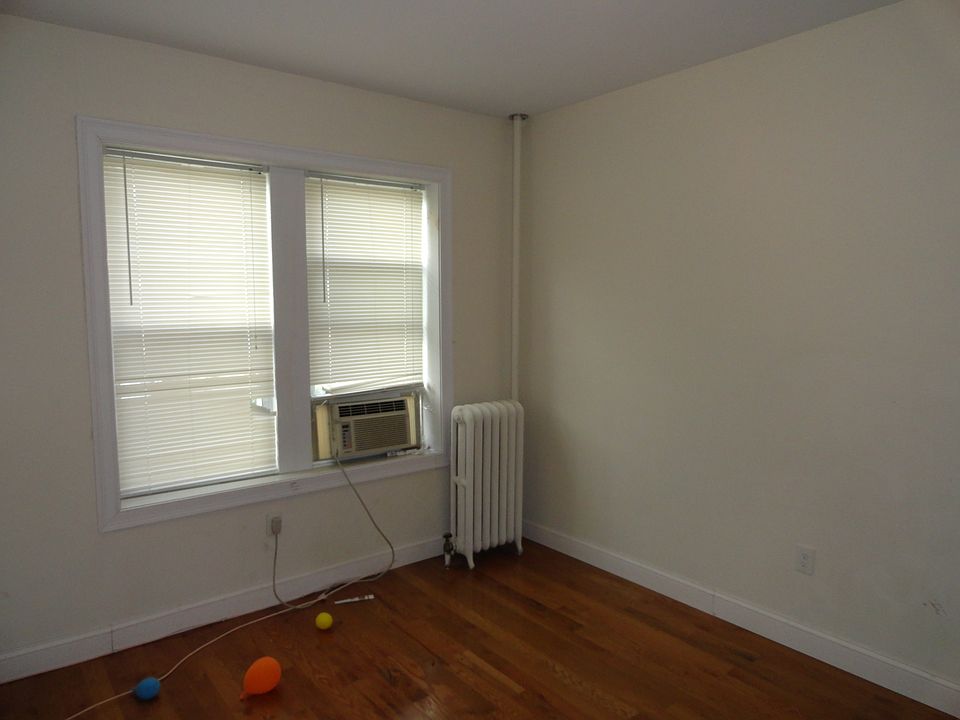 2nd image of 735 Avenue A APT 11