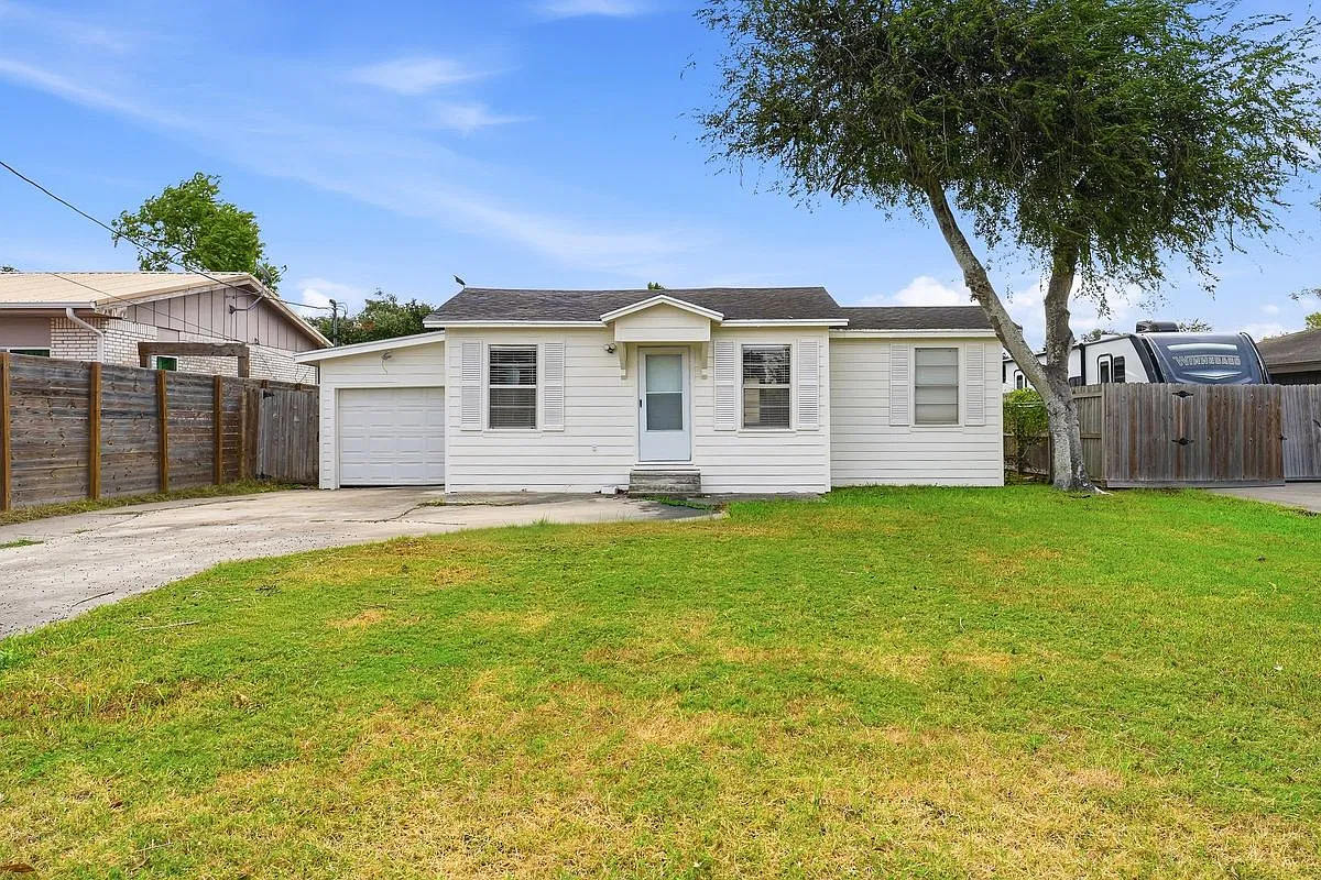 3 bed, 2.0 bath, 1268 sqft, $1,700 — Photo 1