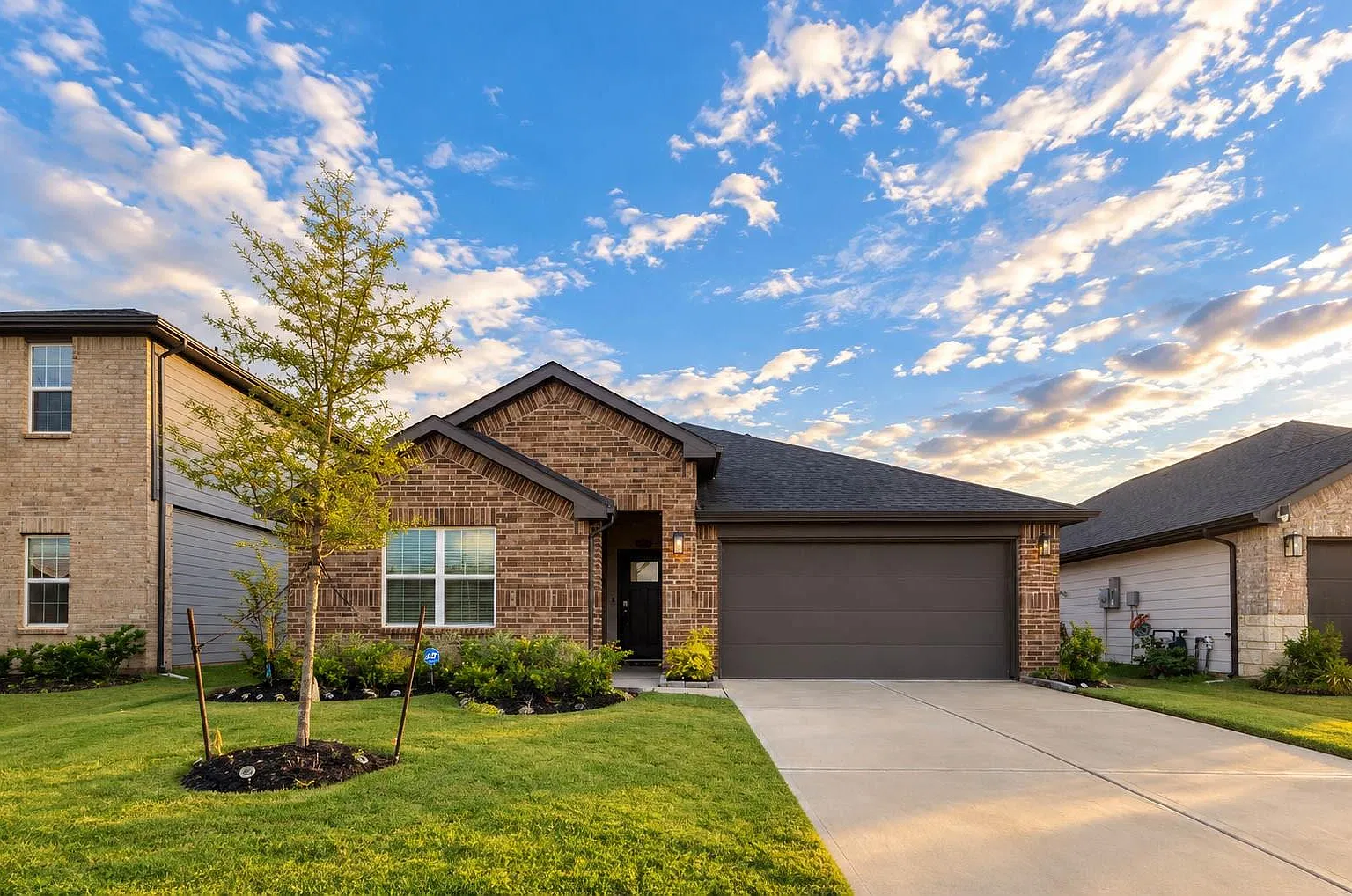 4 bed, 3.0 bath, 2221 sqft, $2,700 — Photo 1