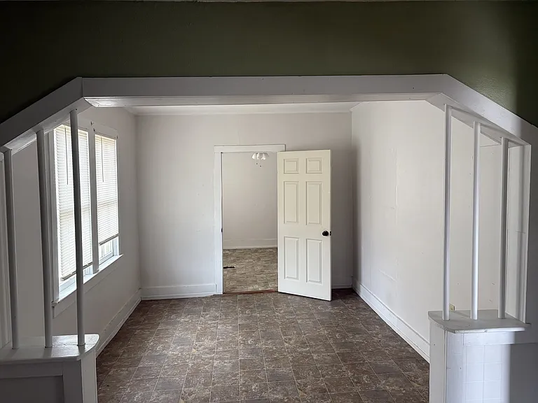 505 E Main St — Photo 6