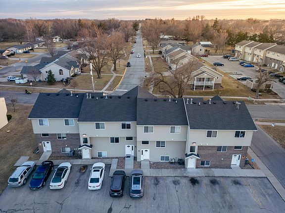 3rd image of 215 Jewel Dr #1-8