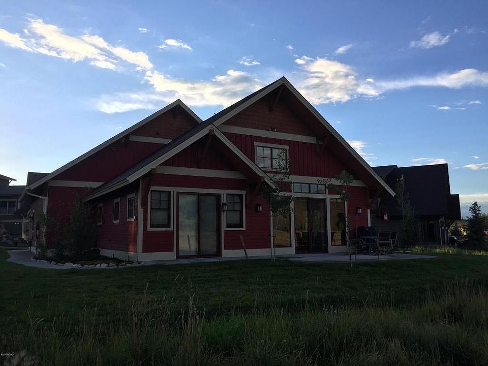 2nd image of 104 Meadow Trl