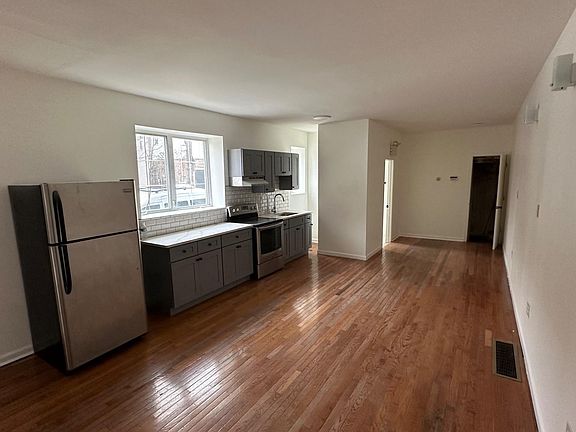 4th image of 1454 S 28th St