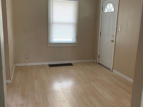 3rd image of 1501 E Wabash Ave