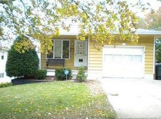 1914 9th St SW, Akron, OH 44314