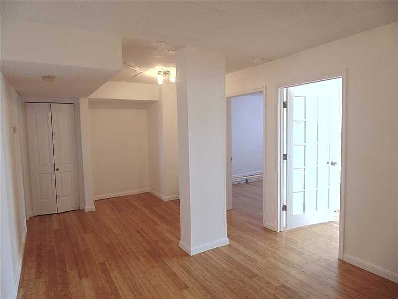 1st image of 910 Jefferson Ave APT 3C