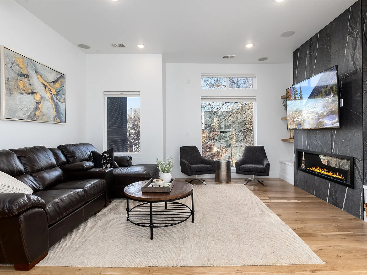 1733 Grove St — Photo 3