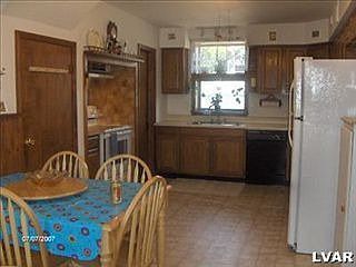 3rd image of 284 Nazareth Dr