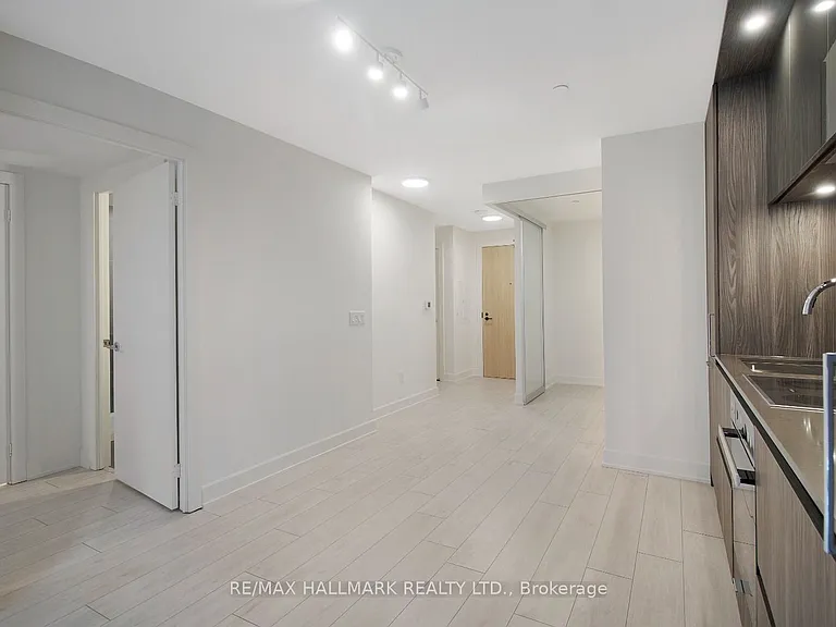 15 Mercer St #513 — Photo 19